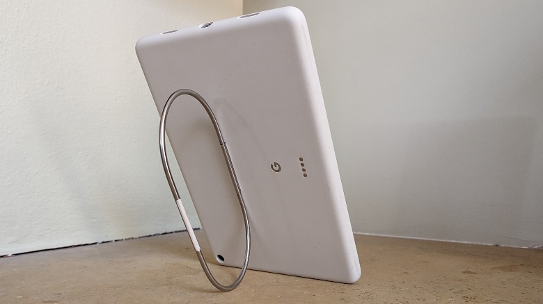Pixel Tablet apoiado errado