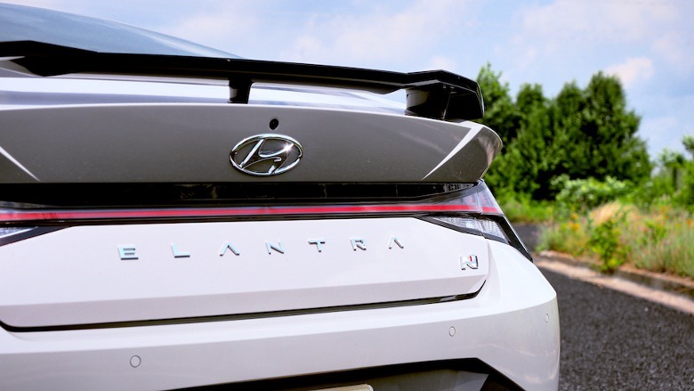Emblema traseiro do Elantra N