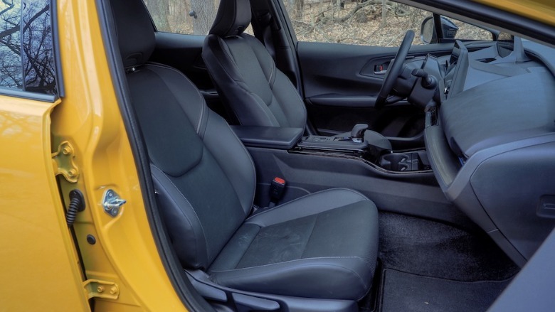 Prius PHEV front cabin