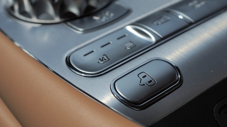 Genesis G90 power door button