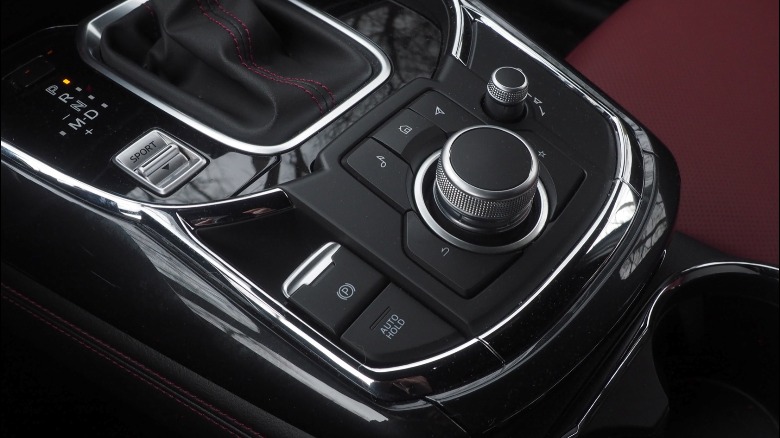 2022 Mazda CX-9 controls