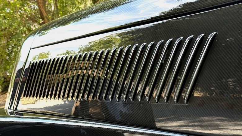 SP40 Restomod Roadster hood louvers