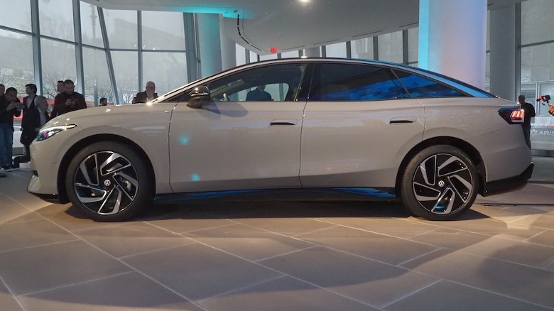 ID.7 driver's side view