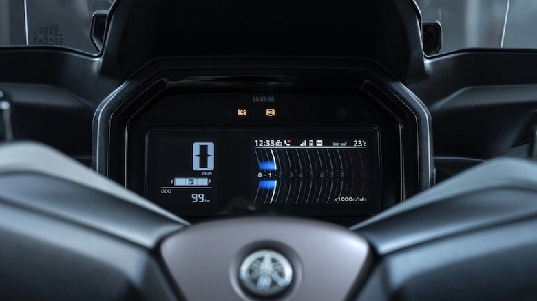 2025 Yamaha XMAX TFT screen