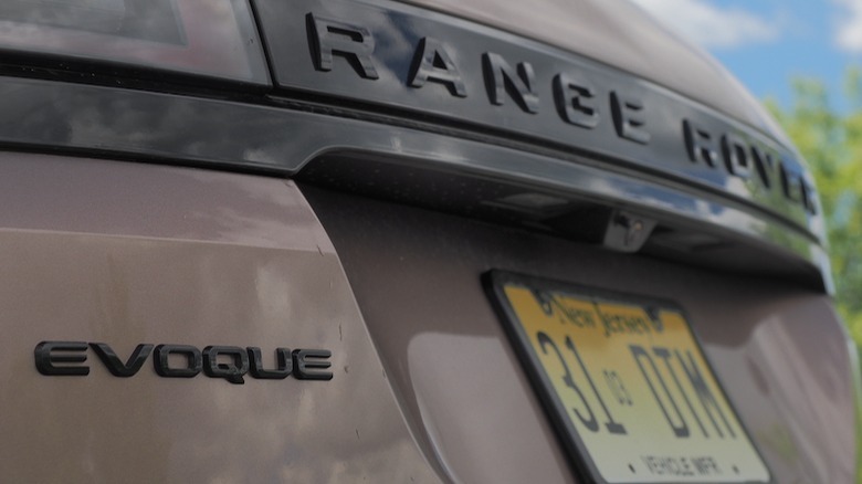 Trunk badging