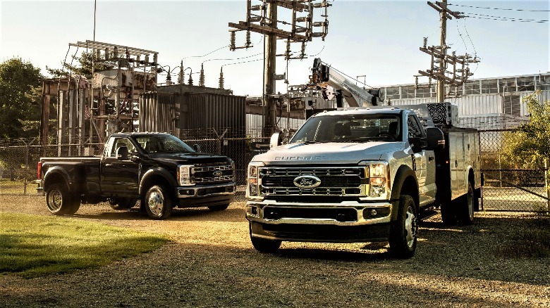 2023 Ford F-Series Super Duty pickup trucks by power plant
