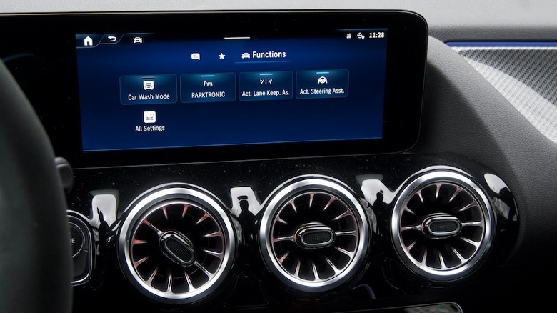 Infotainment and vents