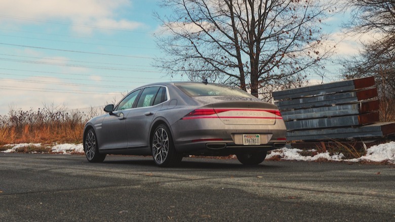 Genesis G90