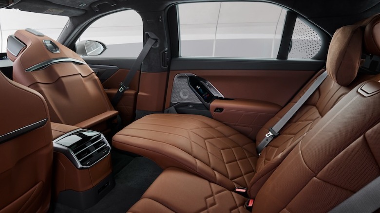 2027 BMW i7 rear cabin with executive seating