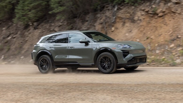 Cayenne Electric Turbo on gravel