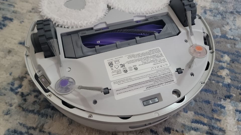 tangle-free brush on narwal freo x ultra vacuum