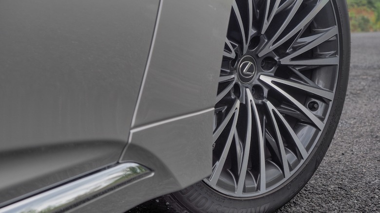 2024 Lexus LS 500 Front wheel
