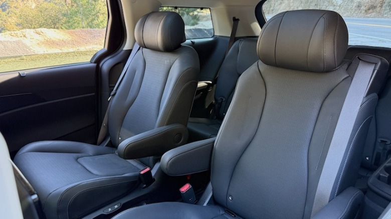 2026 Kia Carnival Hybrid SX Prestige second row seats