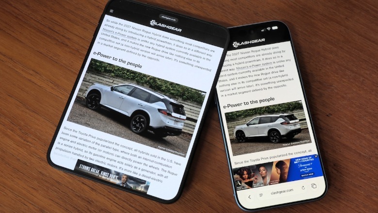 iPhone Duo (L) and iPhone 18 Pro Max (R) showing webpage