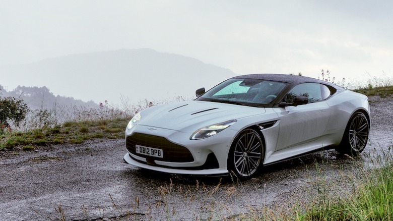 DB12 na chuva