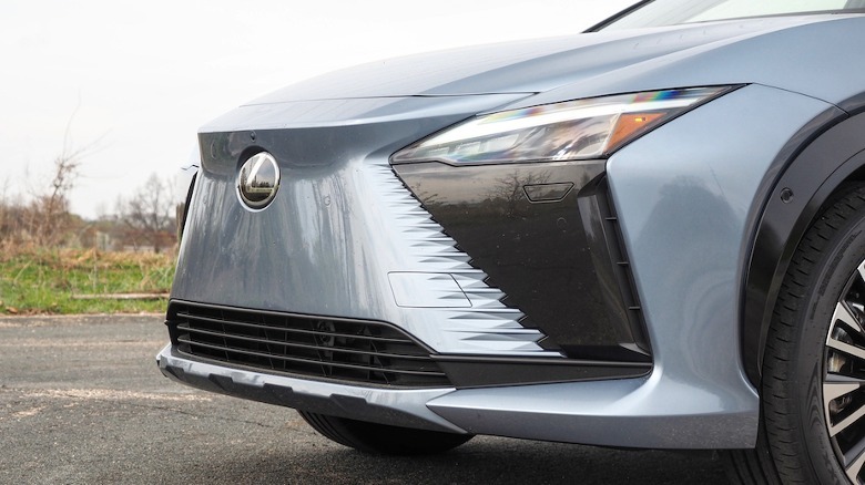 Frente do Lexus RZ