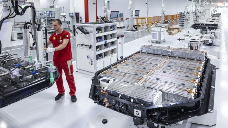 Ferarri Elettrica battery production