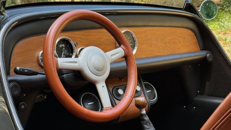 SP40 Restomod Roadster leather-wrapped custom steering wheel