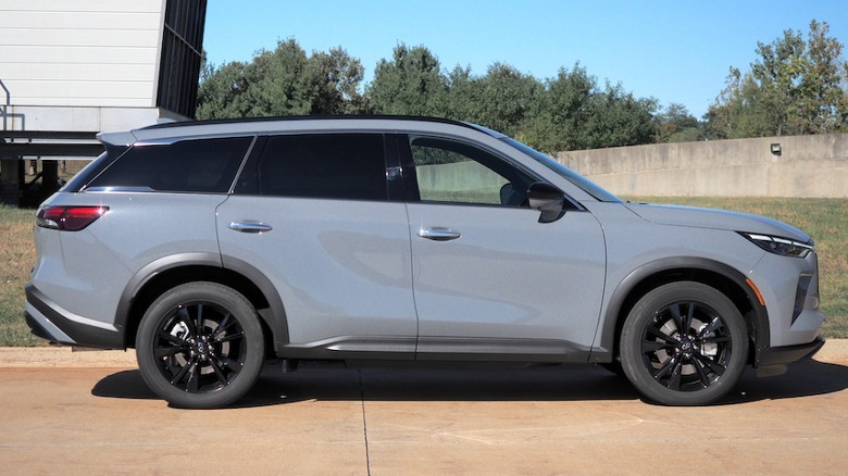 2025 QX60 profile