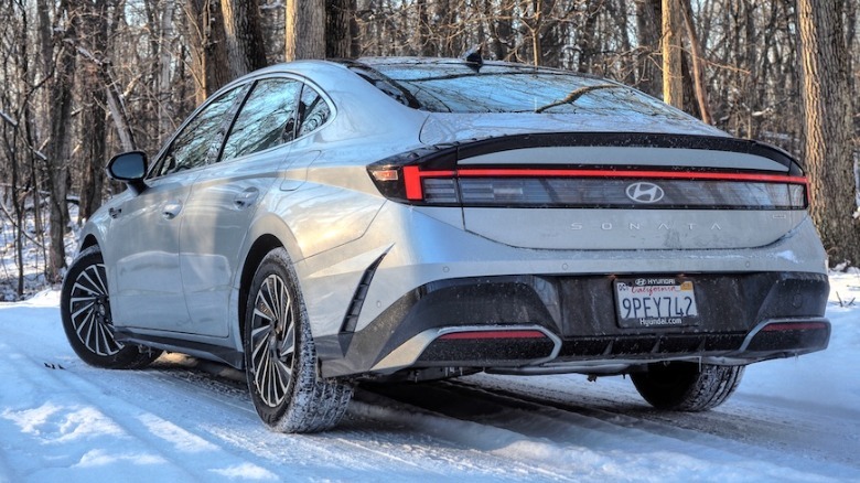 2025 Sonata Hybrid rear 3/4