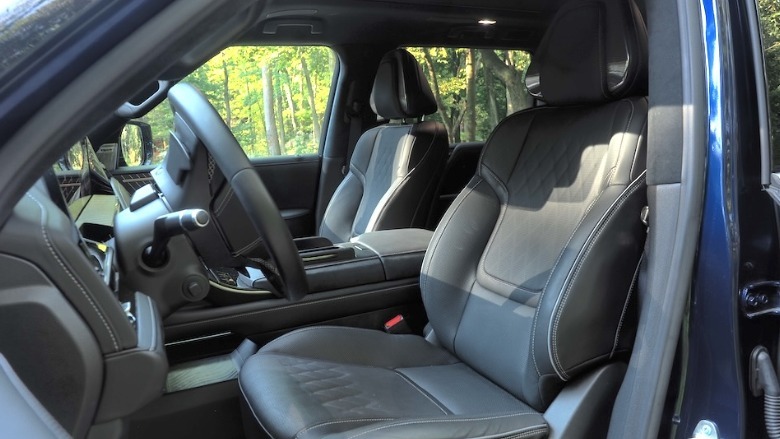 2026 QX80 front seats