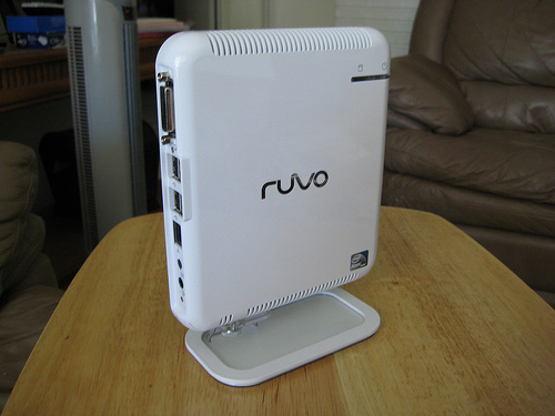 Ruvo Mini Cap 7 fanless nettop gets unboxed