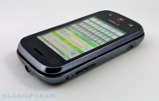 Motorola Cliq And Motoblur Review Slashgear