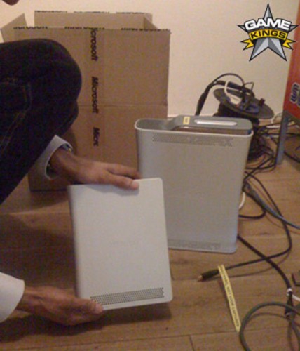 Microsoft Xbox 360 Slim Shown Off Next to Current Xbox 360 - SlashGear