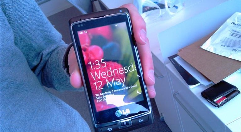 LG Windows Phone 7 handset caught in wild?