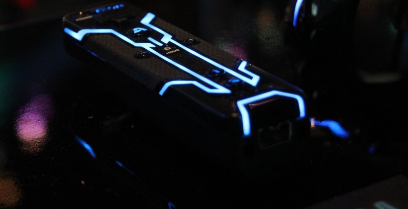 Tron Themed Xbox 360 Ps3 And Wii Controllers Shown Off At Slashgear