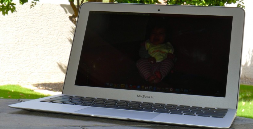 MacBook Air fastboot goes head-to-head with Sony VAIO Z [Video]