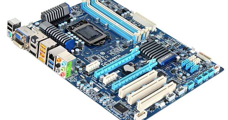 More Gigabyte Sandy Bridge motherboards revealed, including monster P67A-UD7