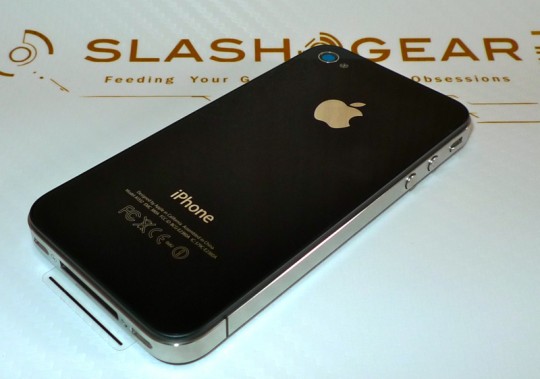 Apple ups iPhone shipment target for Q1 2011