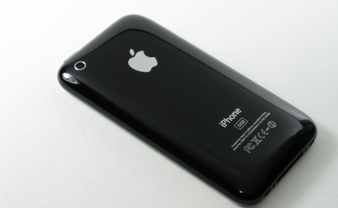 AT&T iPhone 3GS now half price
