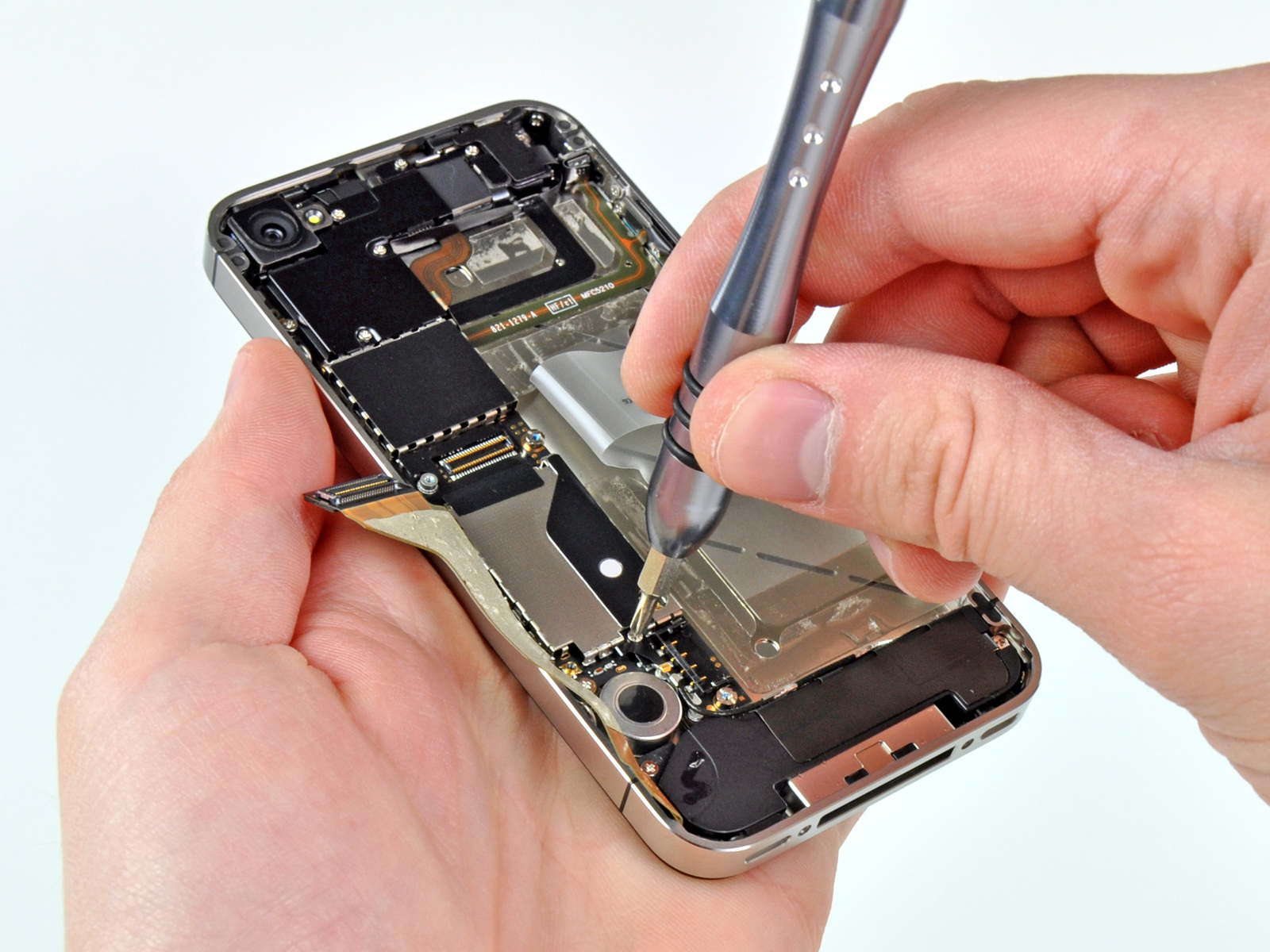 Verizon iPhone 4 teardown: World Phone CDMA/GSM radio inside - SlashGear