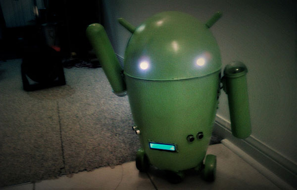 Remote controlled, DIY Android mascot surfaces
