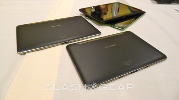 Samsung Galaxy Tab 10.1 Beats Apple iPad 2 In Display Contest