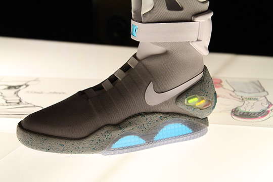 nike mag features