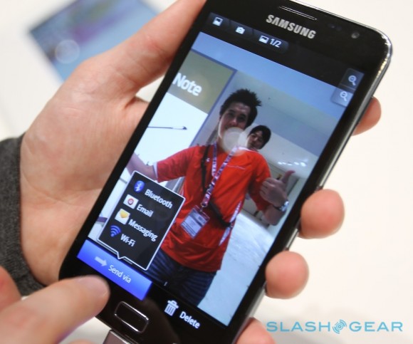 Samsung Galaxy Note hands-on [Video] - SlashGear