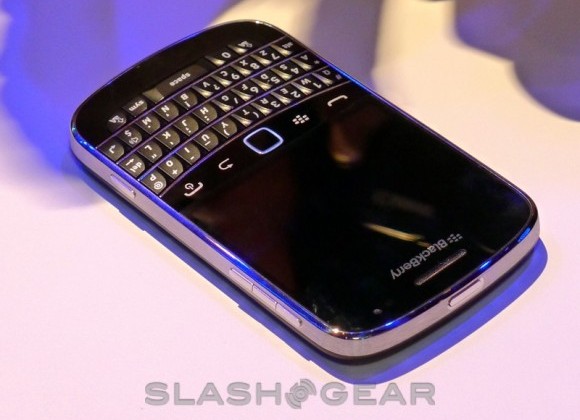 RIM insists BlackBerry outage not due to hacking, users won’t lose messages