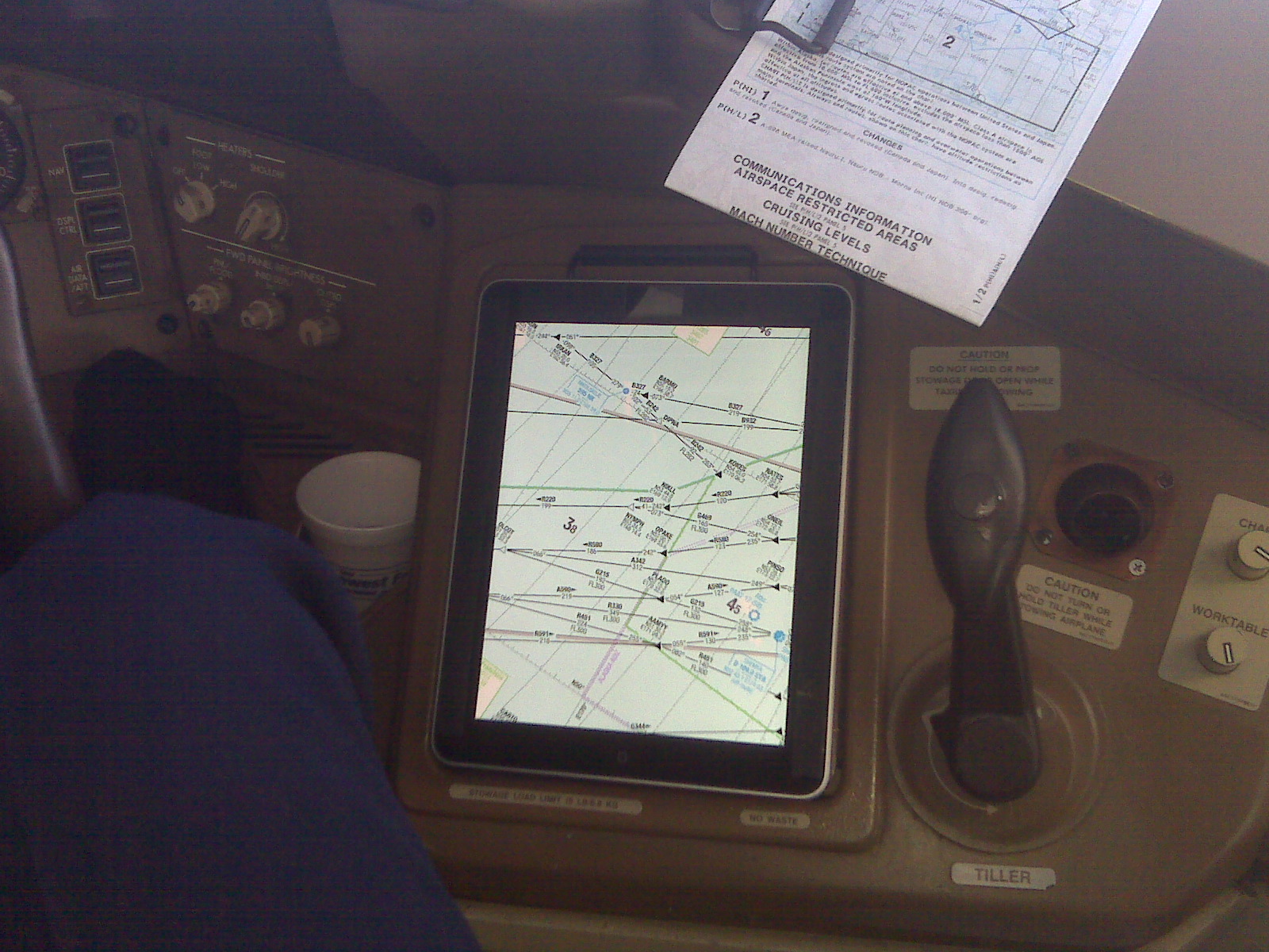 American Airlines gets first iPad for cockpit approval by FAA SlashGear