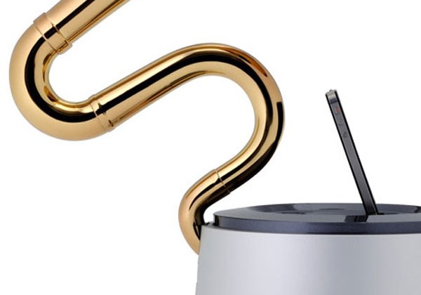 horn iphone speaker dock