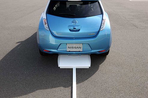 Nissan Leaf электромобиль зарядка