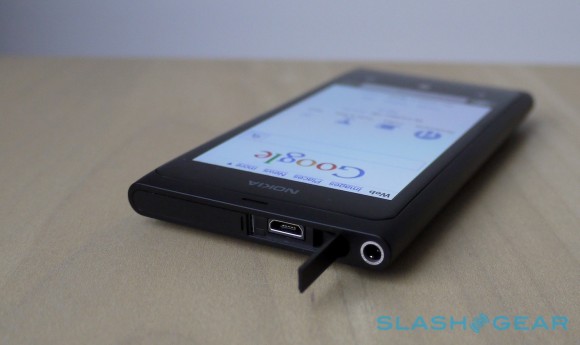 Nokia software update coming for Lumia 800 fixes battery issue