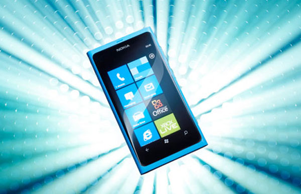 Nokia takes second go at Lumia 800 battery fix