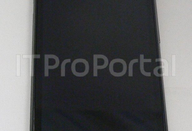 HTC One X and One S captured in the wild