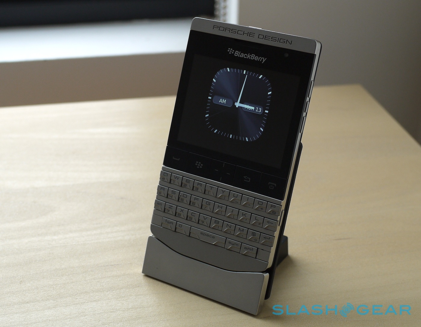 BlackBerry Porsche Design P'9981 Review - SlashGear