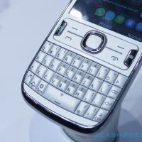 Nokia Asha 202, 203 and 302 handson SlashGear