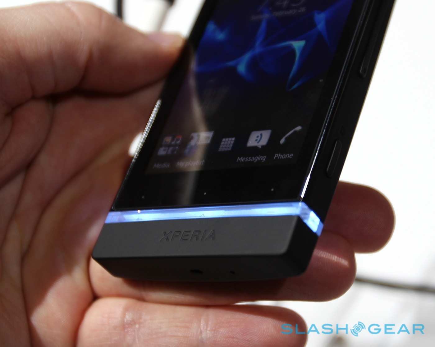 Gronden doorgaan met Bewust Sony Xperia U hands-on - SlashGear