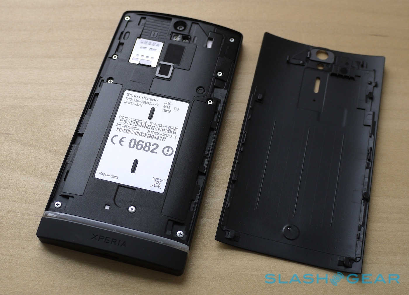 Sony xperia замена аккумулятора. Несъемная батарея. Sony Experia с несъёмной батареей. Антенный блок для Sony Xperia s lt26i. Сони иксперия ф3111 в разборе.